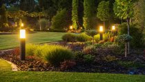 7 Trendy Backyard Lighting Ideas